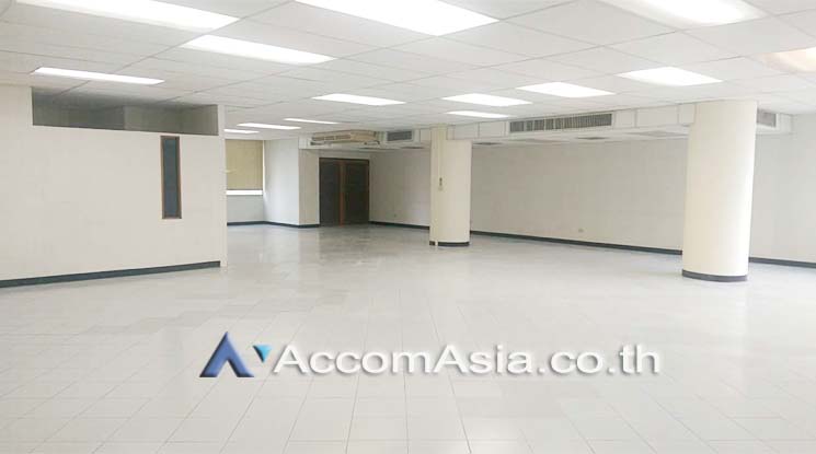  2  Office Space For Rent in Phaholyothin ,Bangkok BTS Chitlom at Kitsiri Building AA14252
